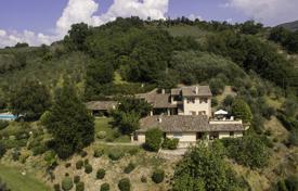 20 dormitorio finca rústica 624 m² en Foligno, Italia. 1 150 000 €