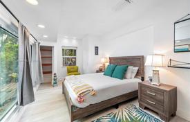 6 dormitorio casa de pueblo 258 m² en Miami, Estados Unidos. $2 495 000