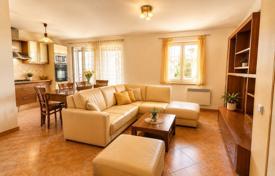 2 dormitorio piso 76 m² en Rovinj, Croacia. 288 000 €