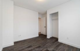 9 dormitorio casa de pueblo en Scarborough, Canadá. C$1 417 000