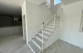 6 dormitorio villa 270 m² en Pinoso, España. 611 000 €