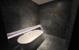 2-dormitorio apartamentos en condominio en Bangkok, Tailandia. $7 700  por semana