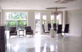 4 dormitorio chalet en Watthana, Tailandia. $4 700  por semana