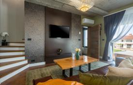 2 dormitorio piso 86 m² en Poreč, Croacia. 294 000 €