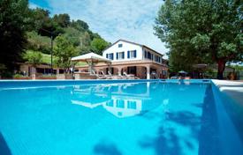 Villa – Pesaro, Marche, Italia. 8 000 €  por semana
