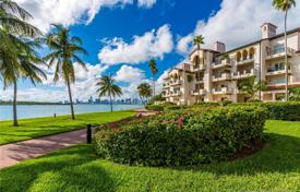 Piso – Fisher Island Drive, Miami Beach, Florida,  Estados Unidos. $5 000  por semana
