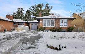 5 dormitorio casa de pueblo en Etobicoke, Canadá. C$2 276 000