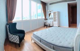 3-dormitorio apartamentos en condominio en Khlong Toei, Tailandia. $822 000