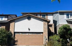 4 dormitorio casa de pueblo en Scarborough, Canadá. C$1 169 000