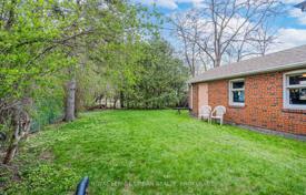 8 dormitorio casa de pueblo en Scarborough, Canadá. C$1 086 000