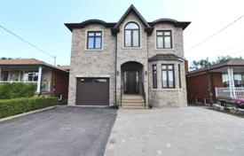 Casa de pueblo – North York, Toronto, Ontario,  Canadá. C$2 208 000