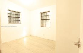 3 dormitorio casa de pueblo 114 m² en Miami, Estados Unidos. $460 000