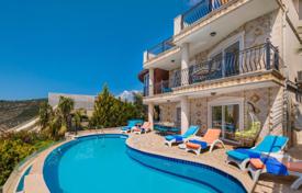 Villa – Kalkan, Antalya, Turquía. $916 000