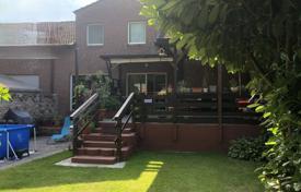 5 dormitorio adosado 140 m² en Dusseldorf, Alemania. 685 000 €