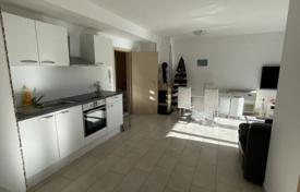 3 dormitorio piso 83 m² en Umag, Croacia. 321 000 €