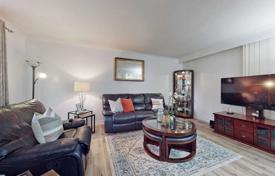 9 dormitorio casa de pueblo en Scarborough, Canadá. C$1 276 000
