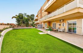4 dormitorio piso 345 m² en Amarilla Golf, España. 505 000 €