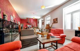 6 dormitorio chalet 240 m² en Tivat city, Montenegro. 685 000 €