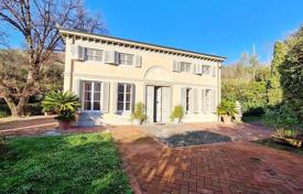Villa – Capannori, Toscana, Italia. 1 500 000 €