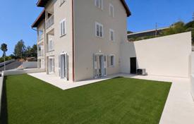 3 dormitorio piso 127 m² en Liguria, Italia. 415 000 €