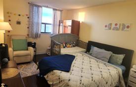 5 dormitorio piso en Scarborough, Canadá. C$673 000