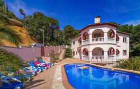 7 dormitorio villa 420 m² en Lloret de Mar, España. 702 000 €