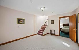 9 dormitorio casa de pueblo en Etobicoke, Canadá. C$2 566 000