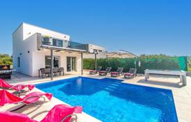 3 dormitorio casa de pueblo 130 m² en Svetvinčenat, Croacia. 499 000 €