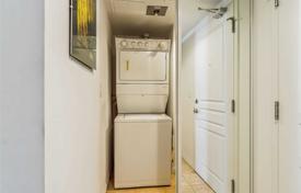 2 dormitorio piso en Simcoe Street, Canadá. C$948 000