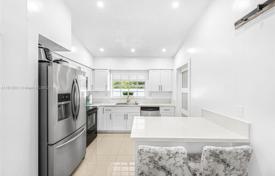 3 dormitorio casa de pueblo 151 m² en Miami, Estados Unidos. $630 000