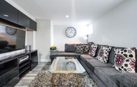 9 dormitorio casa de pueblo en Etobicoke, Canadá. C$1 438 000