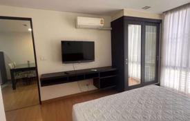 1-dormitorio apartamentos en condominio en Watthana, Tailandia. $170 000