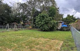 4 dormitorio casa de pueblo 161 m² en Miami, Estados Unidos. $560 000
