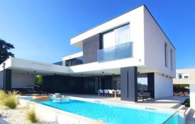 5 dormitorio casa de pueblo 240 m² en Zadar County, Croacia. 970 000 €