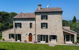 13 dormitorio villa 400 m² en Fano, Italia. 1 100 000 €