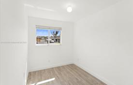 3 dormitorio casa de pueblo 157 m² en Hollywood, Estados Unidos. $489 000