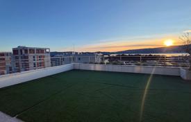 2 dormitorio ático 104 m² en Tivat city, Montenegro. 300 000 €
