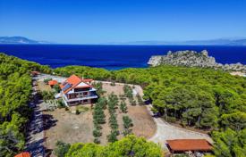 Villa – Loutraki, Administration of the Peloponnese, Western Greece and the Ionian Islands, Grecia. 580 000 €