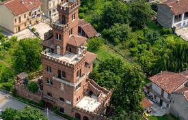 19 dormitorio castillo en Alessandria, Italia. Price on request