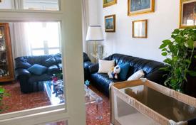 3 dormitorio piso 183 m² en Livorno, Italia. 350 000 €