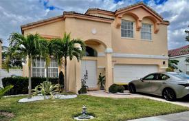 4 dormitorio casa de pueblo 255 m² en Pembroke Pines, Estados Unidos. $890 000