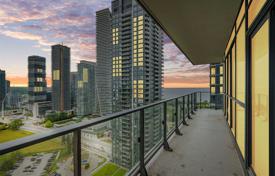 3 dormitorio piso en Lake Shore Boulevard West, Canadá. C$799 000