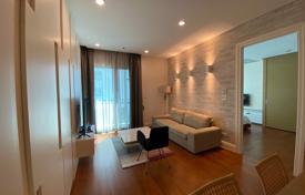 1-dormitorio apartamentos en condominio en Khlong Toei, Tailandia. $398 000