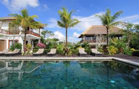 5 dormitorio villa en Jimbaran, Indonesia. 6 300 €  por semana