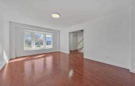 7 dormitorio casa de pueblo en Scarborough, Canadá. C$2 096 000