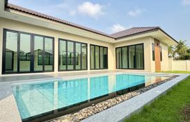 3 dormitorio villa 200 m² en Pattaya, Tailandia. $313 000