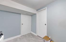 5 dormitorio casa de pueblo en Scarborough, Canadá. C$1 169 000