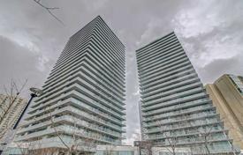 5 dormitorio piso en Yonge Street, Canadá. C$882 000