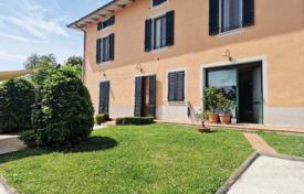 9 dormitorio villa 750 m² en Lucca, Italia. 1 690 000 €