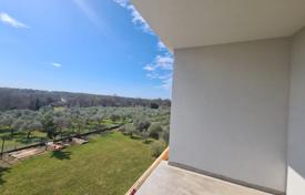 2 dormitorio piso 74 m² en Umag, Croacia. 372 000 €